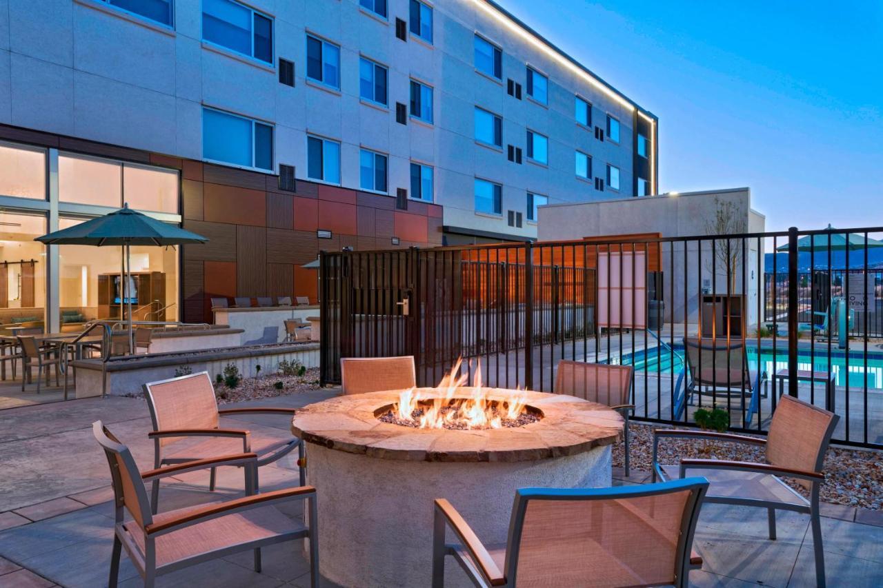 Element Palmdale Hotel Екстериор снимка
