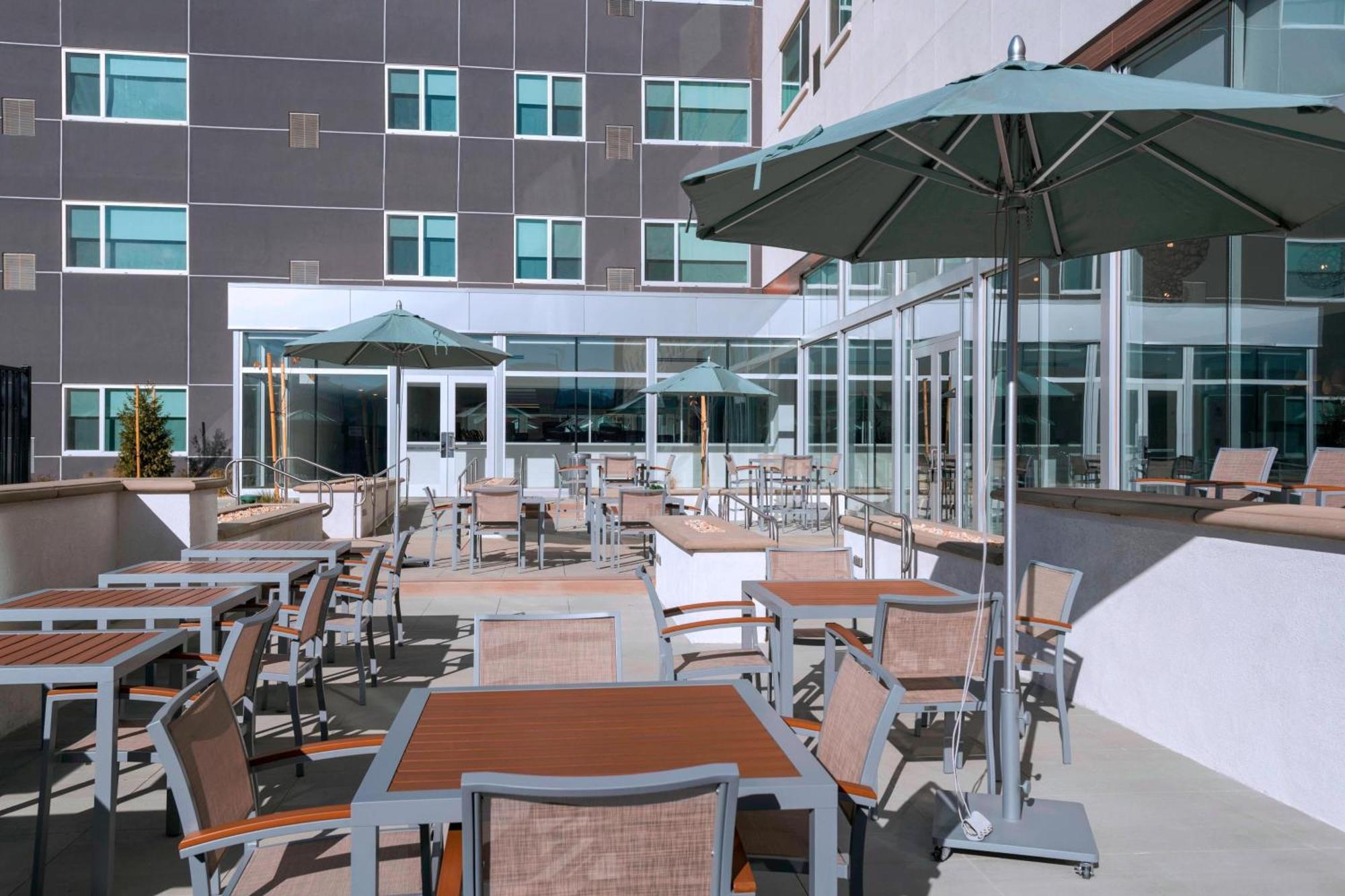 Element Palmdale Hotel Екстериор снимка